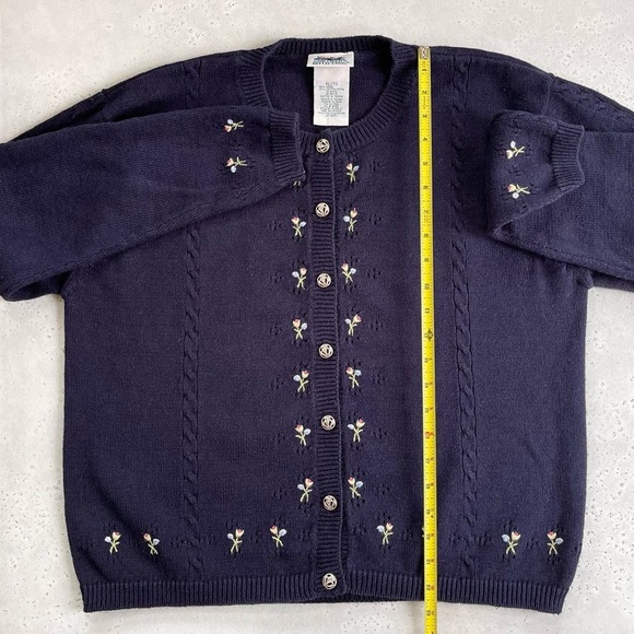 Vintage Northern Reflections Navy Blue Knit Pink Embroidered Flowers Cardigan - Picture 4 of 5